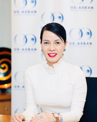 Chân dung Bà Bùi Kim Thùy