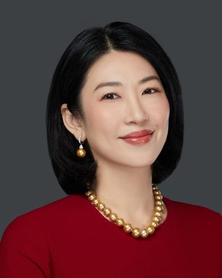 Chân dung Bà Michele Wee